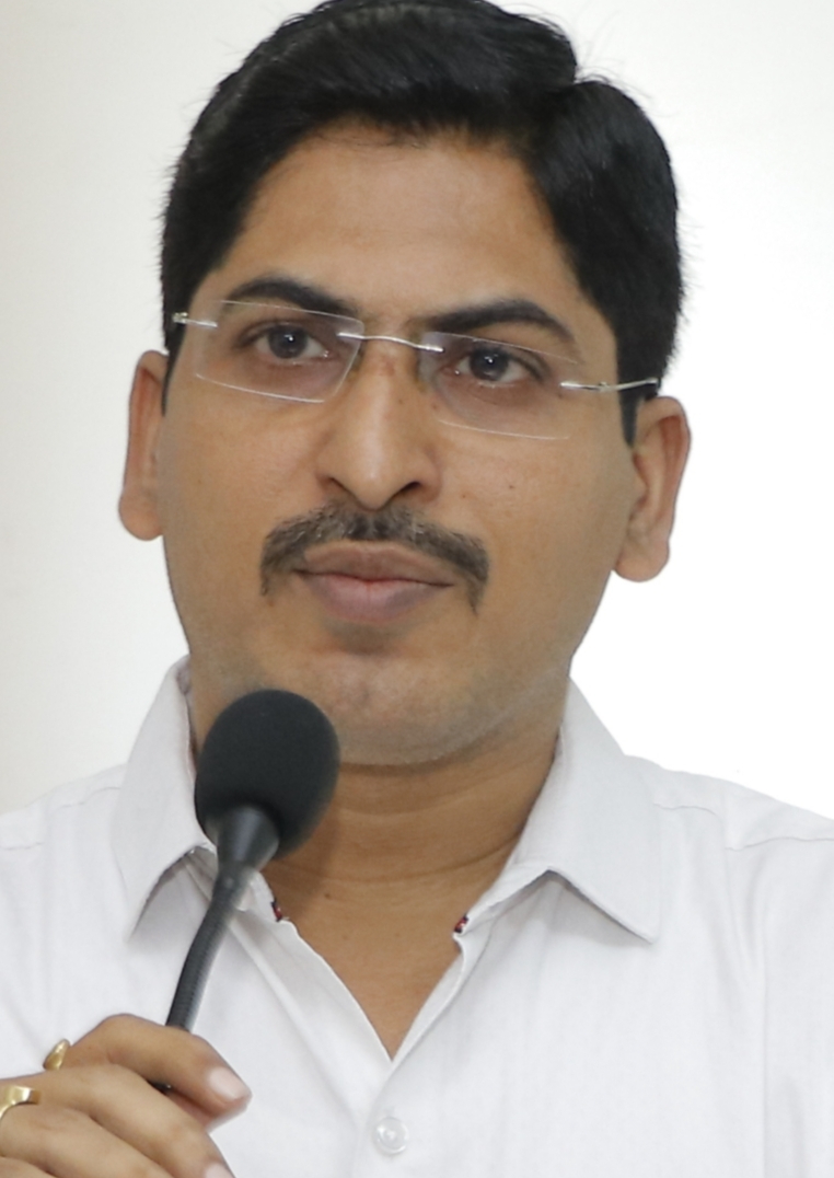 dr Ninad Naik